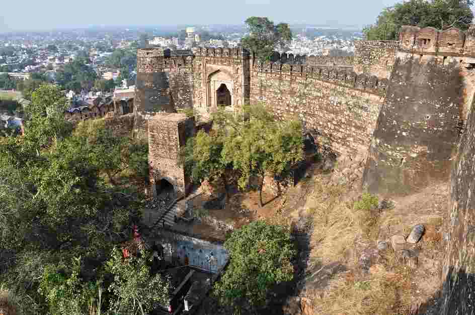 suresh tripathi attorneys jhansi